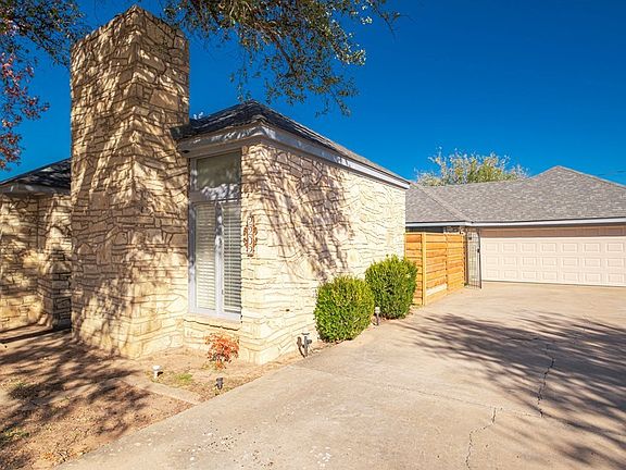 2nd image of 2202 Wydewood Dr