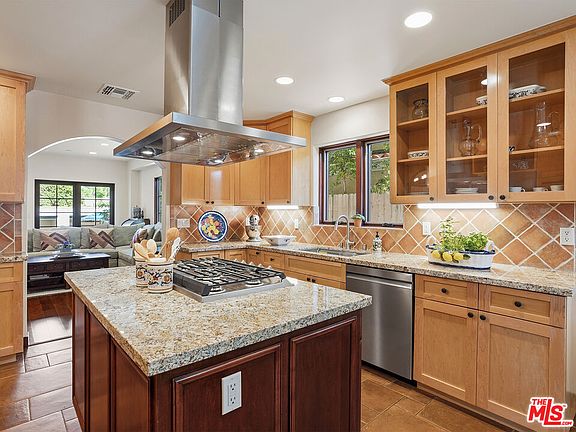 4th image of 2026 Greenfield Ave