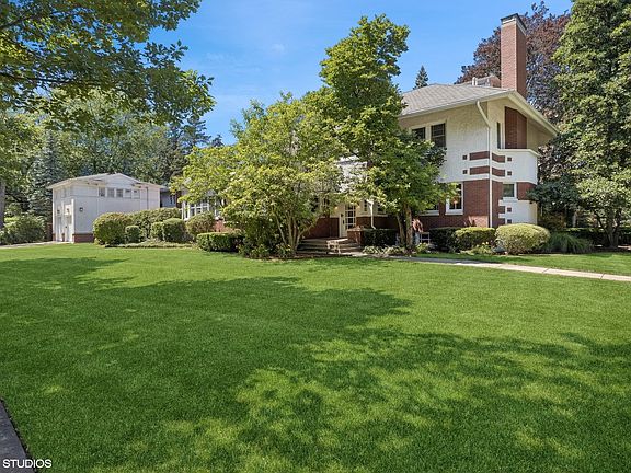 2nd image of 605 Linden Ave