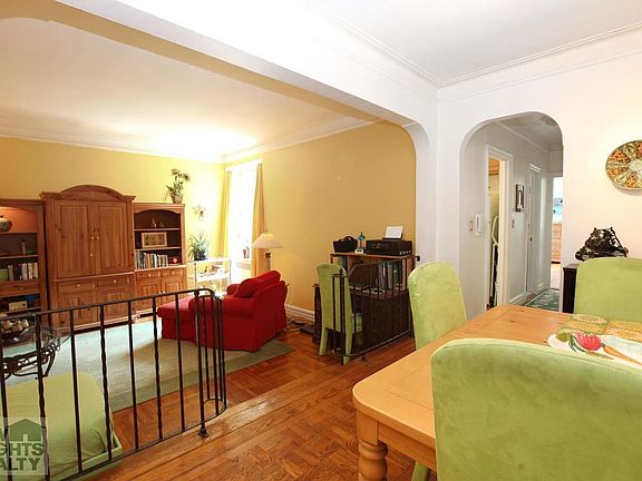 4th image of 57 Park Ter W APT 6D