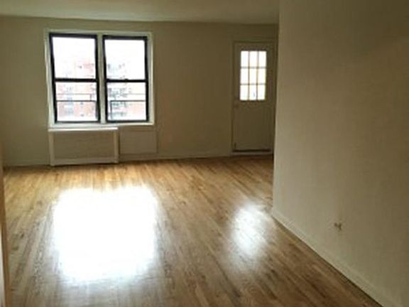 5th image of 5611 94th St APT 5R