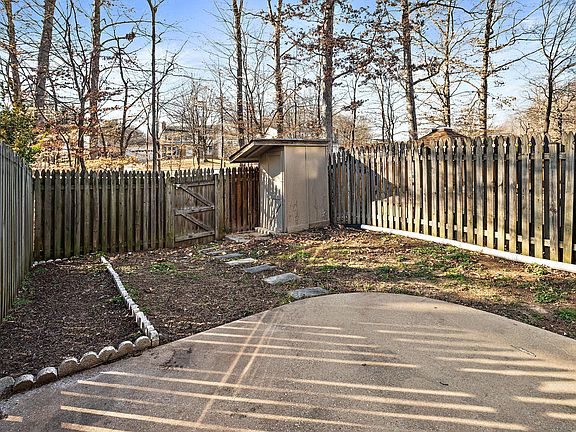 5th image of 11334 Cromwell Ct