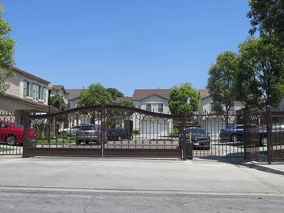 2nd image of 2043 E 120th St