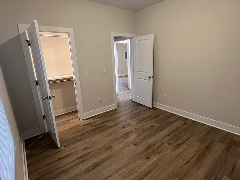 510 E Hayes St — Photo 9
