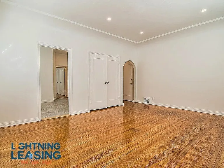 367 N Curson Ave #7 — Photo 4