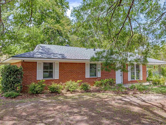 2nd image of 203 Holly Ridge Dr