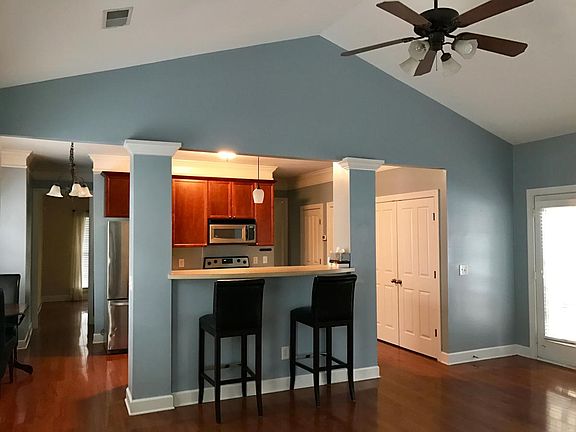 Butler's pantry behind refrigerator