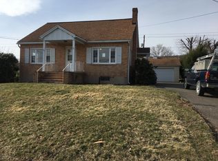 719 E Main St, Weatherly, PA 18255