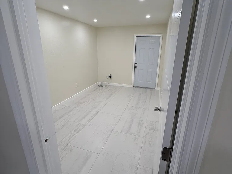 541 NE 142nd St #2 — Photo 21