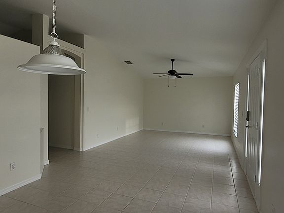 3rd image of 3015 SW 15th Pl
