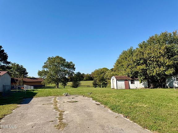 5th image of 251 Meadowood Dr