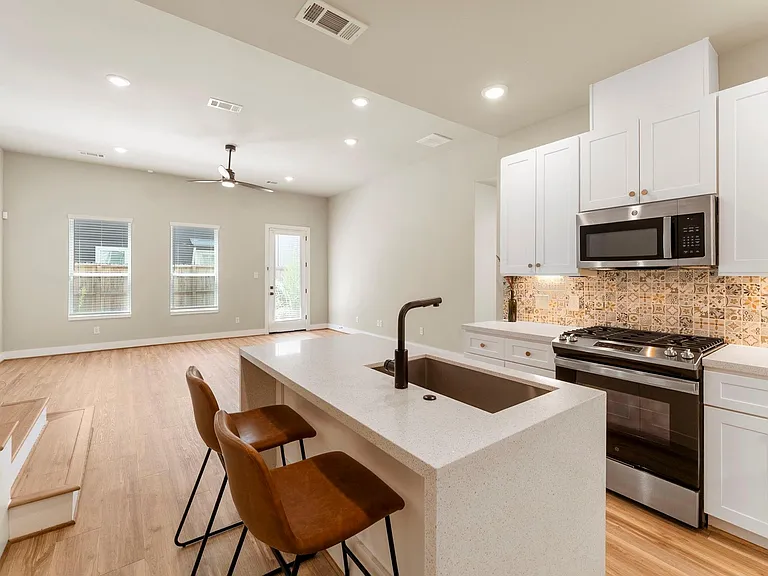 5825 Francis Oak Pl — Photo 10
