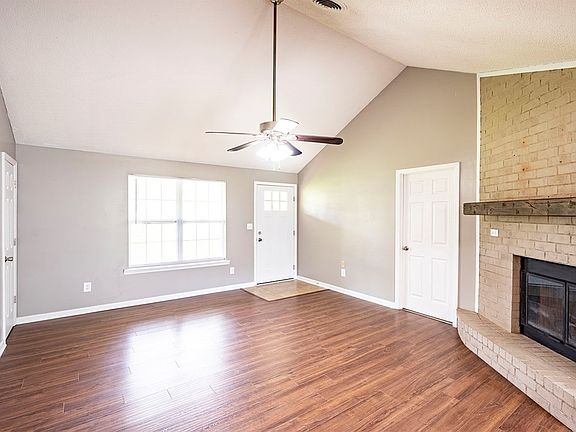4th image of 139 Country Dr