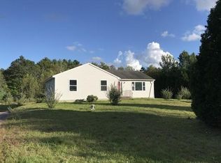 55 Oakview Ln, Oakham, MA 01068