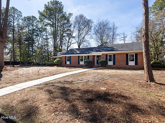 5th image of 2103 Somerset Drive N