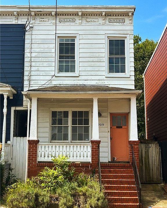 1st image of 2709 E Clay St