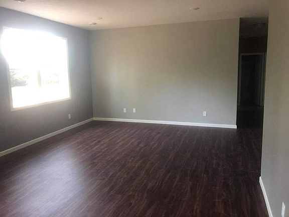 5th image of 421 W Caledonia Ave