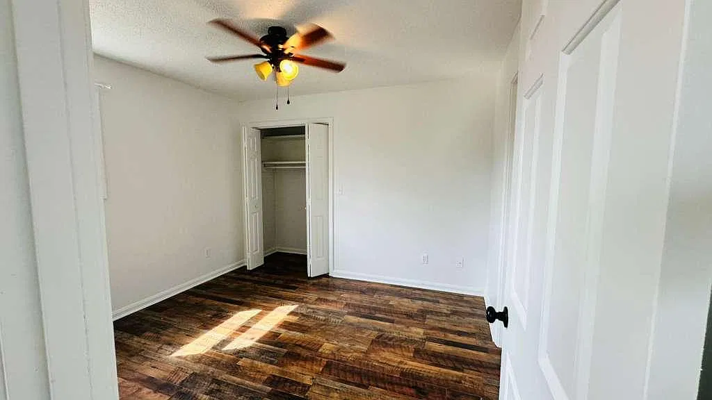 704 S 2nd St — Photo 3