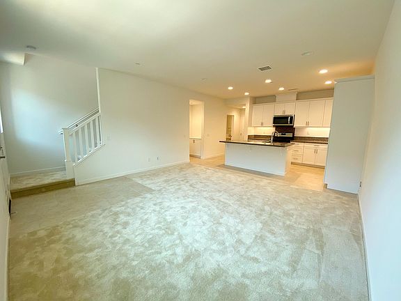 4th image of 28618 Jardineras Dr