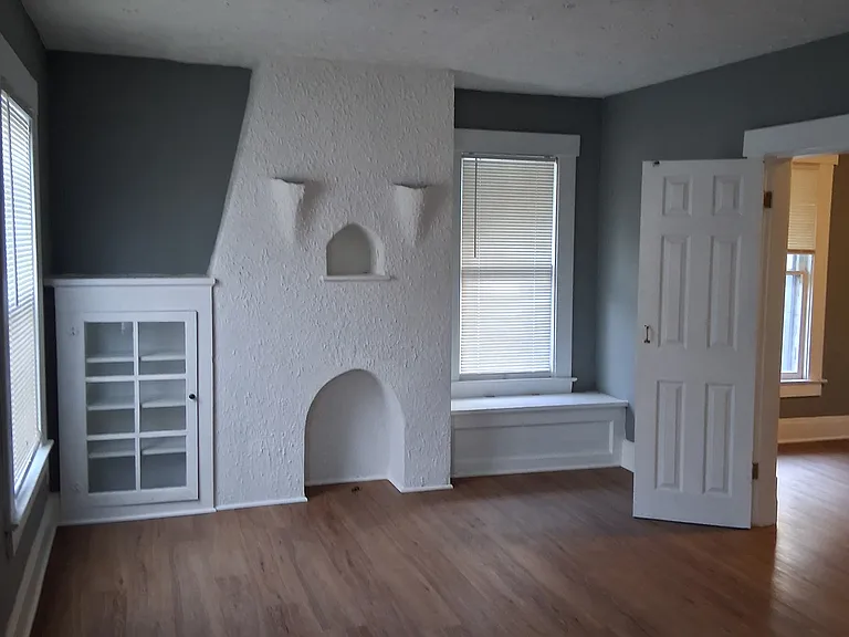 2297 1/2 Indianola Ave #2 — Photo 1