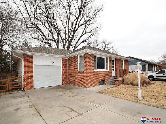 3rd image of 2660 N Cotner Blvd