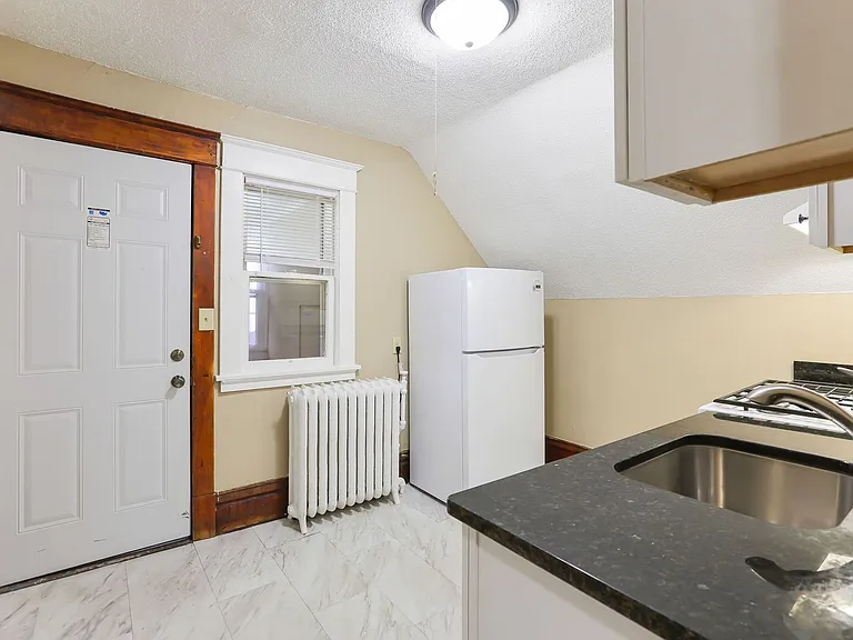 977 Fremont Ave E — Photo 5