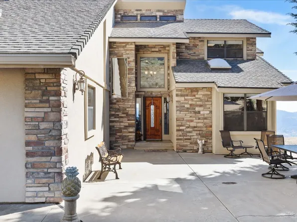 24930 Paramount Dr, Tehachapi, CA 93561