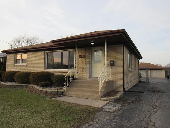 2nd image of 460 E 170th St