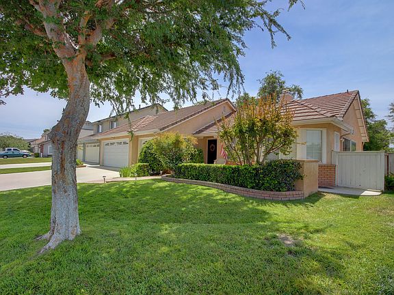 3rd image of 28897 Loire Valley Ln