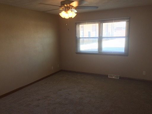 5th image of 308 Robinhood Ln APT A
