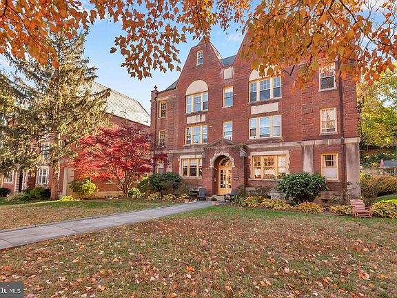 4th image of 3020 Porter St NW APT 103