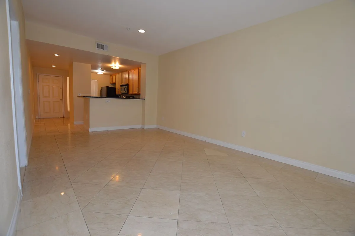 Building Photo - 220 E Flamingo Rd #134