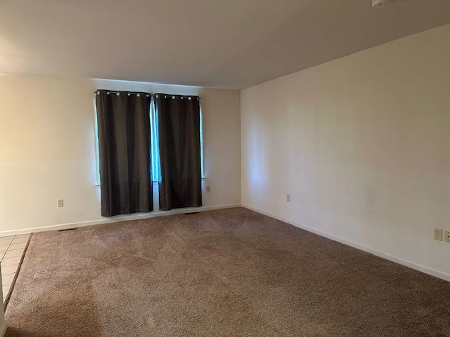 Located in Mechanicsburg within the Cumberland Valley School District, this two-bedroom, two-and-... — Photo 4