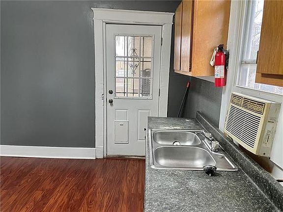 4th image of 2517-19 Gravier St