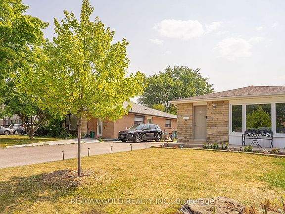 2nd image of 51 Davenport Cres