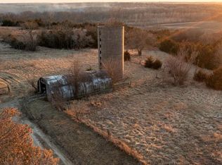 9105 170th St, Valley Falls, KS 66088