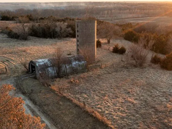 9105 170th St, Valley Falls, KS 66088