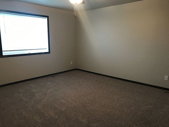 4th image of 2727 11th St W