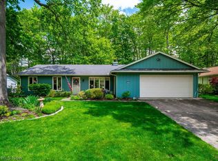 5875 Hawthorne Hollow Dr, North Ridgeville, OH 44039