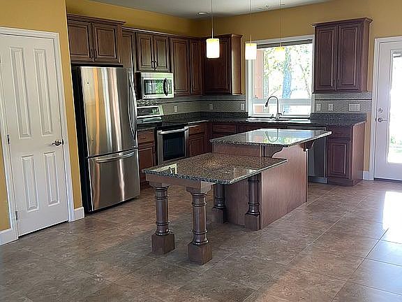 Kitchen with eat in area  