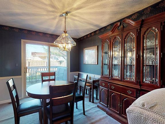 4th image of 113 Bridgeway Ct