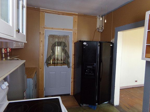 4th image of 280 Spruce St