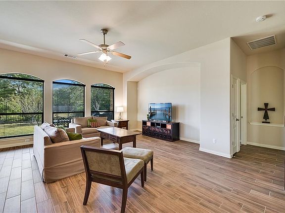 4th image of 232 Wild Rose Dr