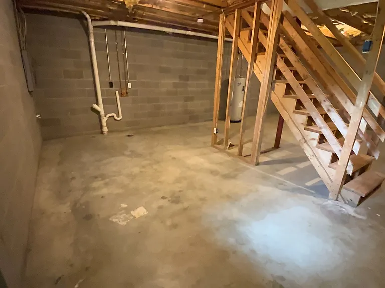 765 E Main St — Photo 12