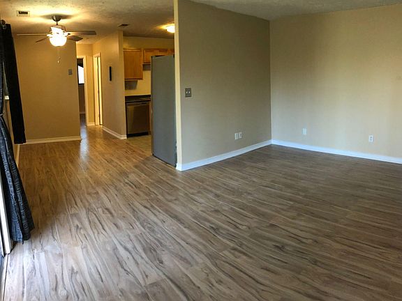 4th image of 2040 Woodtrail Dr APT 3