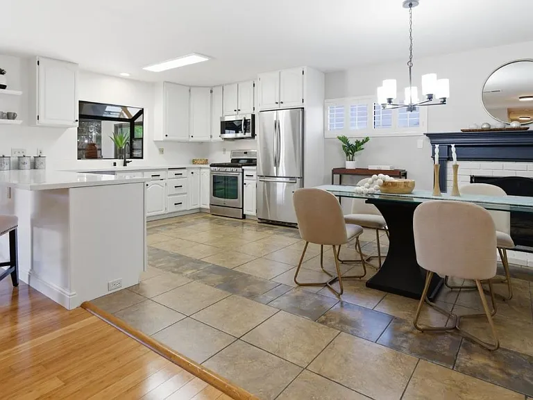 7516 Shady Hollow Dr — Photo 8