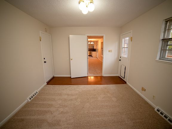 4th image of 6852 Whisper Oaks Ct