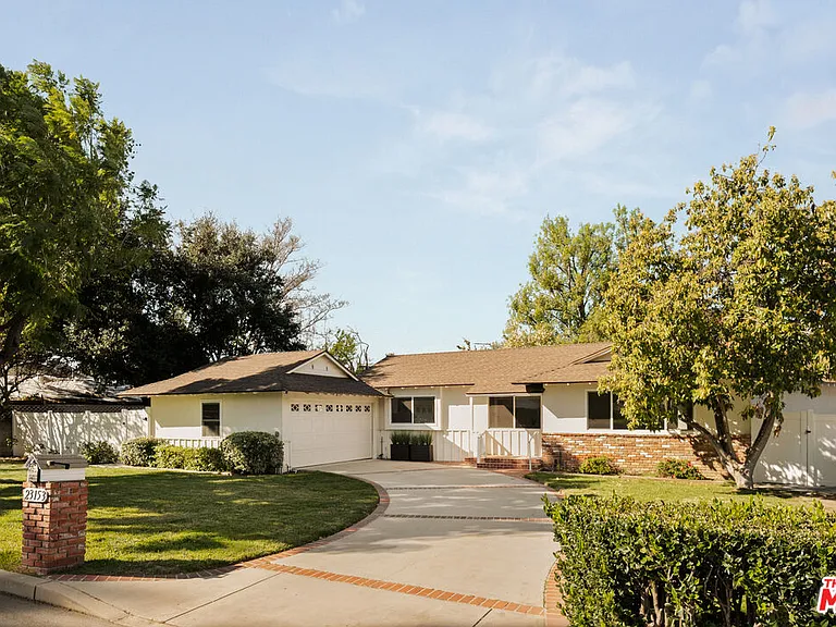 23153 Gonzales Dr — Photo 23