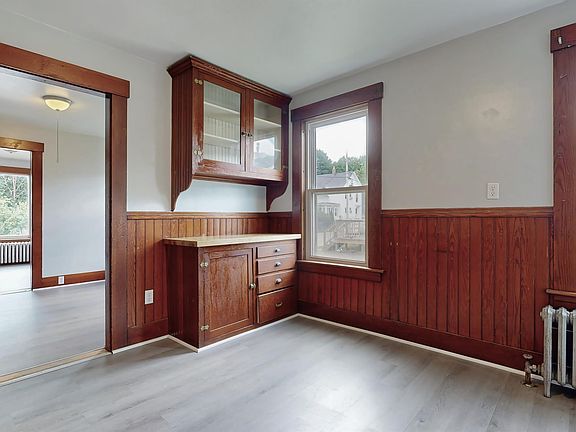 3rd image of 5 Pine St