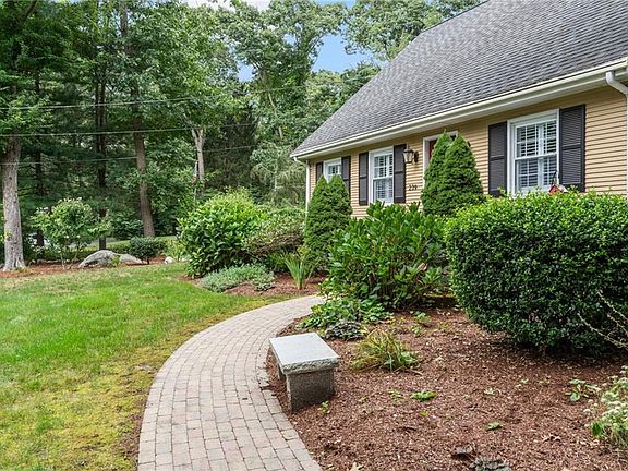 2nd image of 239 Oakwoods Dr